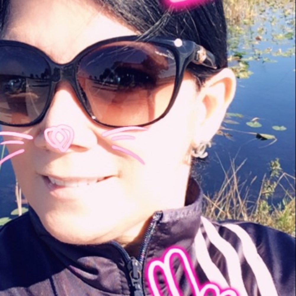 Meet your Posher, Annette Poshmark Ambassador